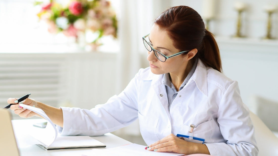 ¿Cómo se determina el tratamiento para el cáncer de mama?